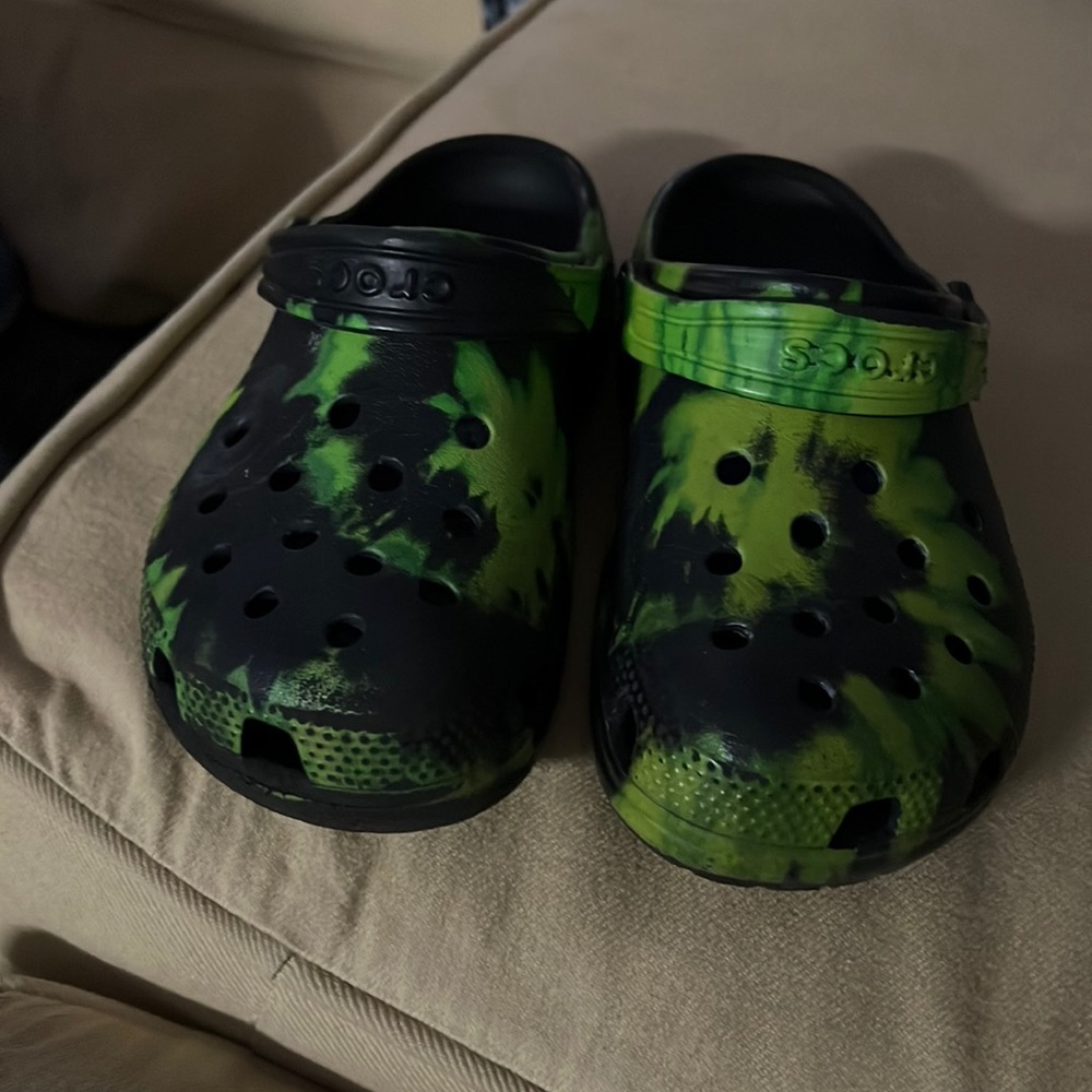 Boys crocs